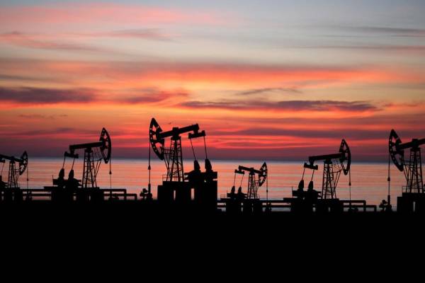 石油是如何变成聚氯乙烯UPVC产品？(图1)